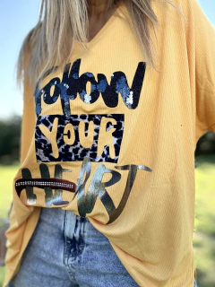 MCA101 Remeron de morley amarillo durazno con letras follow - Tu Guiseppa
