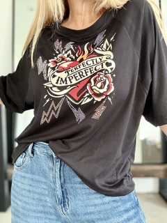 MGA21 Remeron de modal Gamuzado negro con apliques corazón con rayos - tienda online