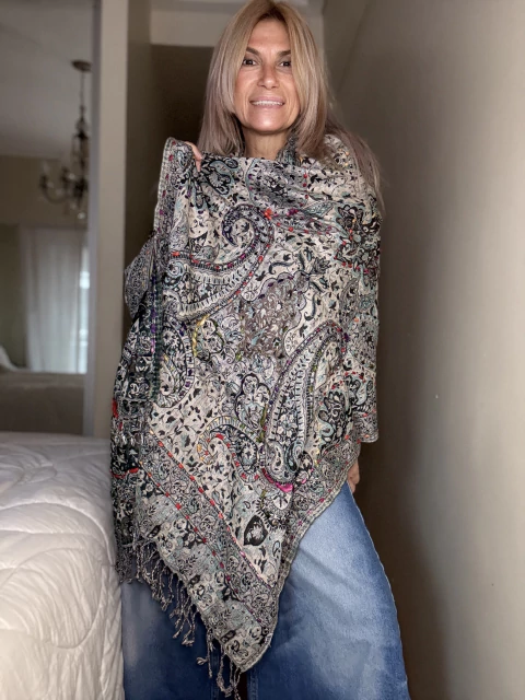 PAS77 Mantón búlgaro reversible bordado en verdes - comprar online