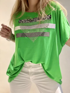 Imagen de MCA73 Remeron de modal verde con maxi corazón de tachas