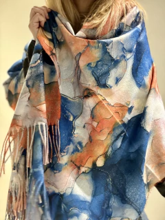 BL15 Bufandon de lanilla estamoada marmolada en azules y naranjas - comprar online