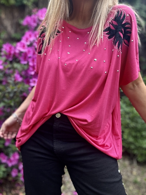 MCA118 Remeron de modal fucsia con simil charretera y tachitas