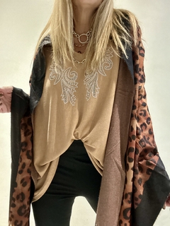 Imagen de Bufandon de lana reversible en tonos tierra