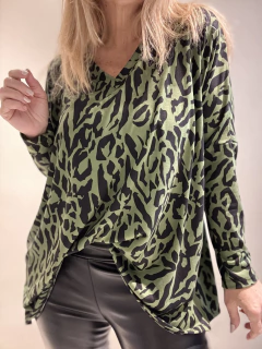 GE10 Remeron de modal gamuzado estampado en verdes y negros mangas largas