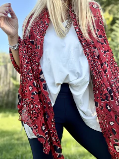 PAS129 Pashmina de poliester estampada en print con colorados - Tu Guiseppa