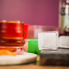 Cubetera de silicona para 8 cubos de hielo de 5cm - tienda online