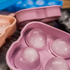 Cubetera de silicona con tapa para formar 4 esferas de 4,5cm en internet