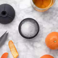 Cubetera de silicona con tapa para formar 1 esfera de 6cm en internet