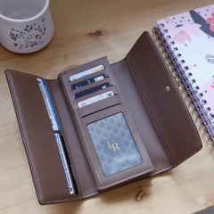 Billetera Ionify Ur Manhattan Marron Sobre De Mujer Grande - Ionify | Tienda oficial