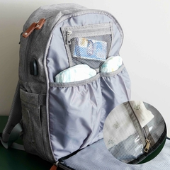 Mochila Maternal Ionify Ur Snow Gris Cambiador Porta Mamadera y Chupete - tienda online