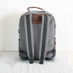 Mochila Ionify Urbana Spirit Gris Puerto Usb Impermeable - Ionify | Tienda oficial
