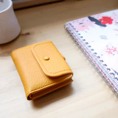 Billetera Ionify Ur Tokio Amarilla De Mujer Chica - Ionify | Tienda oficial