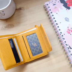 Billetera Ionify Ur Tokio Amarilla De Mujer Chica - tienda online