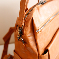 Imagen de Mochila Cartera Ionify Urbana Trend Marron