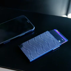 Tarjetero Ionify Urbana Slim Wave con Gatillo y Protección RFID en internet