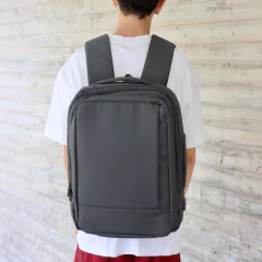 Mochila Ionify Urbana Smart Gris Puerto Usb Impermeable en internet