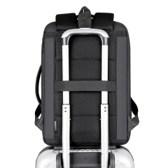 Mochila Ionify Urbana Smart Negra Puerto Usb Impermeable en internet