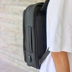Mochila Ionify Urbana Smart Gris Puerto Usb Impermeable - Ionify | Tienda oficial