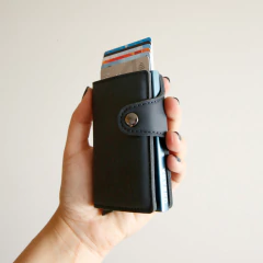 Imagen de Billetera Ionify Urbana W con Gatillo y Protección RFID Azul