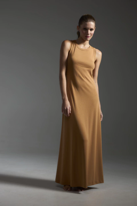 Vestido Longo Canelado sem Manga - Caramelo - comprar online