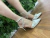 Salto Branco de laço Pam (combo noiva) , scarpan moderno e elegante com laço e brilho, de 10 cm, na cor off(branco) na internet