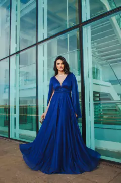Vestido azul royal com capa longo de brilho