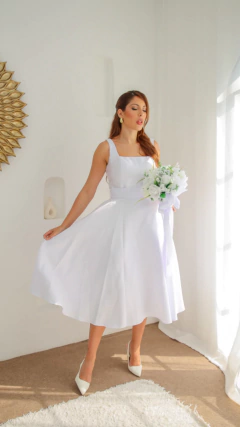 Vestido para noiva no civil, casamento, noivado, branco, midi com decote reto, belíssimo para o seu grande dia (Paty) - comprar online
