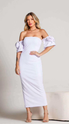 Vestido Midi Branco Com Detalhes Delicado de Rosas na Manga - comprar online