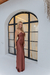 Vestido longo de cetim com fenda marrom (SUTIN) - comprar online