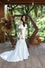 Vestido de noiva dos sonhos, totalmente de cetim, é um vestido 2 em 1, ou seja dois vestidos, 1 sereia e outro princesa. Caimento perfeito e confortável (toda noiva)
