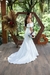 Vestido de noiva dos sonhos de cetim, é um vestido 2 em 1, ou seja dois vestidos, 1 sereia e outro princesa. Caimento perfeito e confortável na internet