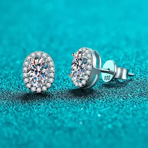 Brinco Oval Valen Moissanite