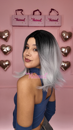 Peluca Corta Bob Sin Flequillo Gris en Degrade Premium - comprar online