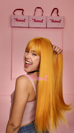 Peluca Larga 60 cm Lacia con Flequillo Recto – Fibra Sintética Opaca Premium - Clea - Amarillo - NAIMAD