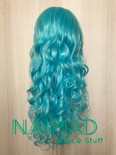 Peluca con bucles celeste con flequillo - comprar online