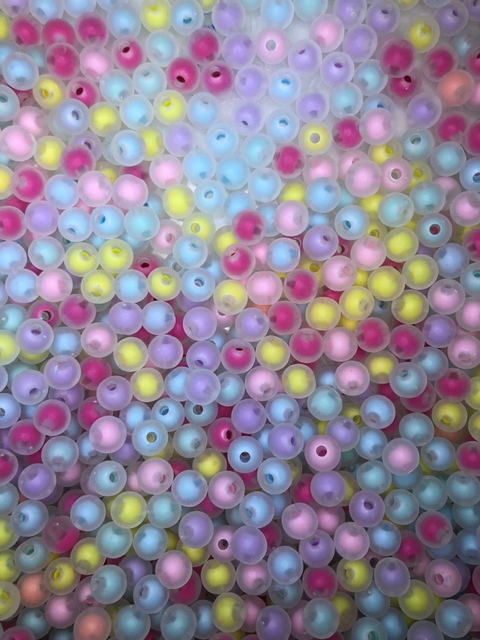 Miçanga Acrílica Bolinha Transparente Fosca Miolo Colorido 8mm pacote com 20 gramas/MG0806