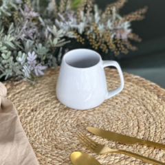 MUG DE CERAMICA BLANCA BOMBAI en internet