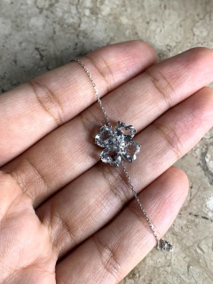 Pulseira Trevo G - Topázio Incolor, Diamante e Ouro Branco - sob encomenda na internet