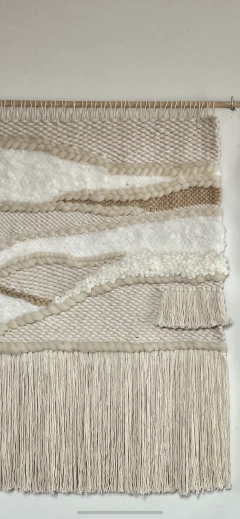 Tapiz artesanal hecho en telar, díptico en crudo, blanco y natural - comprar online