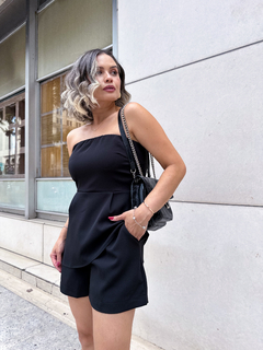 Blusa Nikki na internet