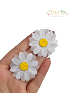 Aplique de Tecido Flor Margarida de Organza com Folha - 2 unidades