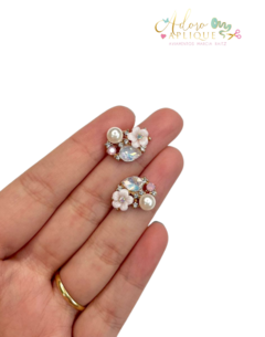 Aplique Flor Branca de Pérolas e Pedrarias de Metal - 2 Unidades - comprar online