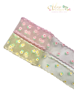 Fita de Organza Com Borda Escalope e Estampa Florzinha (38 mm) - 2 metros