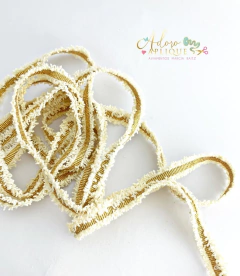 Fita Importada Tweed Creme com Dourado com Borda Desfiada (15 mm) - 1 metro