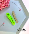 66 - Kit Bico de Pato com Pedra Perolada e Brilhosa Boreal e Elo Verde Neon - (2 Hair Clips)