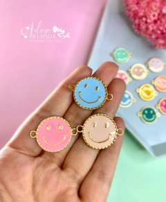 Pingente Dourado Banhado duas Argolinhas Emoji Colorido - (1 unidade) - comprar online