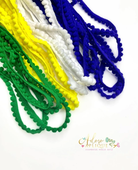 Pompom de Metro Copa Azul, Verde, Amarelo e Branco - 1 metro de cada