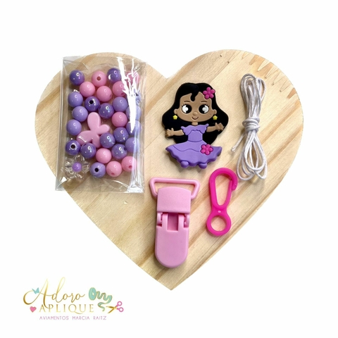 39 - Kit Prendedor de Chupeta Isabela de Encantos - (1 Unidade)