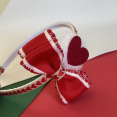 Arco vermelho/bege com coração e laço (unidade)