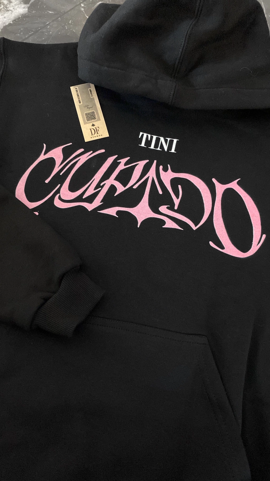 Buzo Canguro Negro - Tini Cupido (GRAN BARATA)